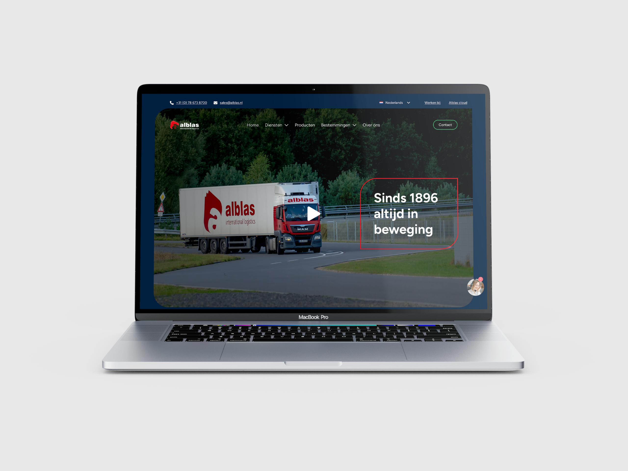 BURO210 Fullservice Marketingbureau Website van Alblas International Transport op een MacBook Pro. Alblas, sinds 1896 uw partner in internationaal transport en logistiek.